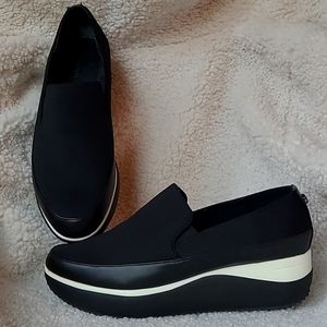 Donald J Pilner lizee women's sneaker size 8